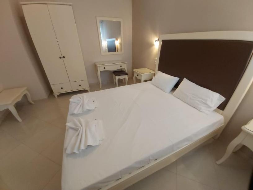 Konstantinos Apartments أموديا الغرفة الصورة